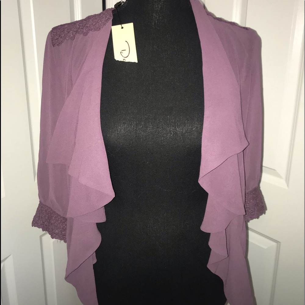 Darling shrug NWT medium.